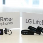 LG Lifeband Touch und HRM In-Ears (Quelle: www.lgnewsroom.com)