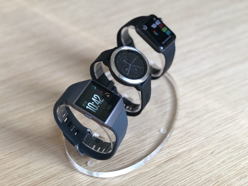 fitbit ionic vs garmin vivoactive