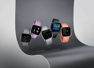 Fitbit Versa (Bild: Fitbit)