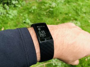 Fitbit Charge 4 Test: i.d.R. leicht ablesbar