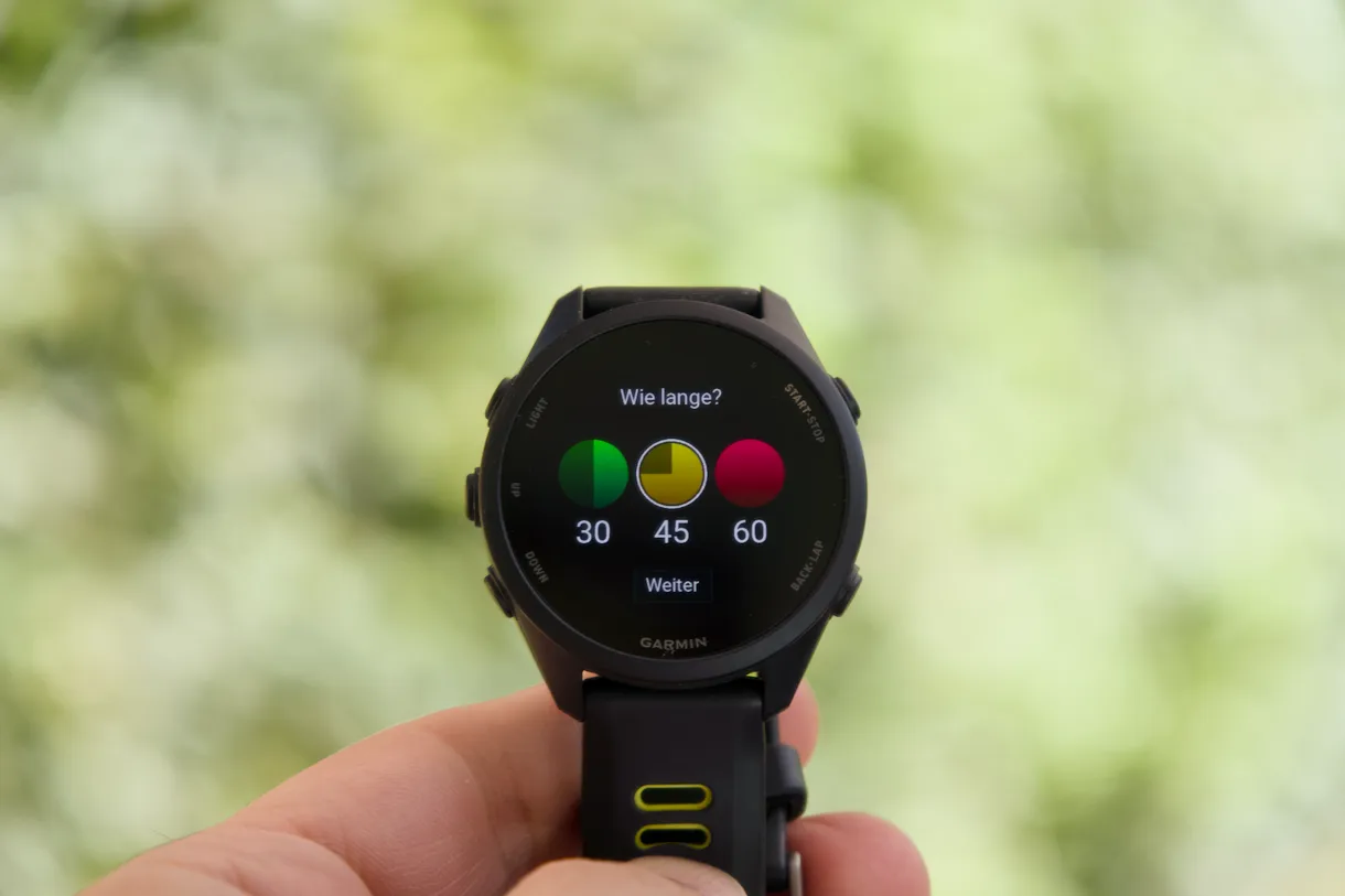 Auswahl der Trainingsdauer auf der Garmin Forerunner 170